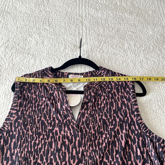 NWT print stretch sleeveless top - Picture 7 of 8